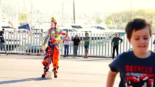 Mood Badger - Street Performer Karcocha in Barcelona Spain! So FUNNY!!!!