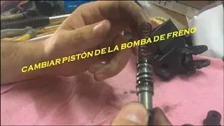 Como arreglar el freno delantero de una moto: Cambiar pistón de la bomba