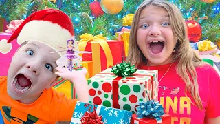 OPENING CHRISTMAS PRESENTS EARLY with AUBREY & CALEB! WHATS IN THE BOX?
