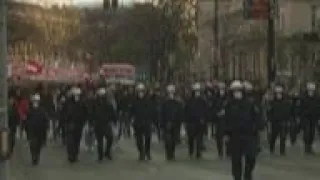 Demonstrators in Vienna rally against lockdown