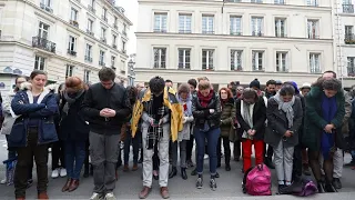 Geste des Zusammenhalts: Pariser besingen ihre Notre-Dame