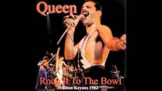 8. Dragon Attack/Now I'm Here (Queen-Live In Milton Keynes Bootleg: 6/5/1982)