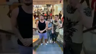 Haha😂 prank in the mall