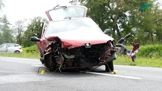 Schwerer Unfall in Hesel/Neukamperfehn: drei Verletzte