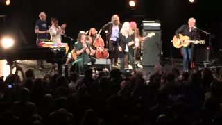 Patti Smith Pathway to Paris Trianon 4 dec 2015 People have the power (final)