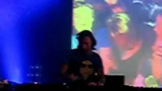 Kings of Leon - Use Somebody (David Guetta Remix) (Live at Glastonbury Festival 2009)