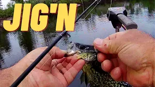 Jigging for Crappie in shallow water; Jigging stumps & trees for Crappie;  Crappie fishing with jigs