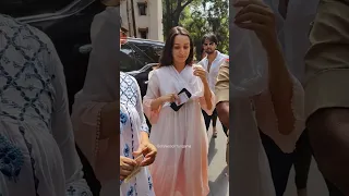 #shraddhakapoor looks pretty as she arrives to #vote for #loksabhaelection2024 #shorts #mumbai