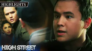 Gino lets Sky escape from the hospital | High Street (w/ English subs)