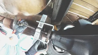 Leaking Diff Pinion Seal Fix - Dana 60 - 1999 Ford E350