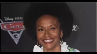 ‘Black-Ish’ Star Jenifer Lewis Reveals Struggle With Bipolar Disorder & Sex Addiction