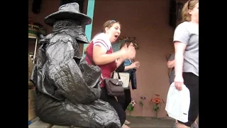 Bronze Cowboy living statue scares everyone e20
