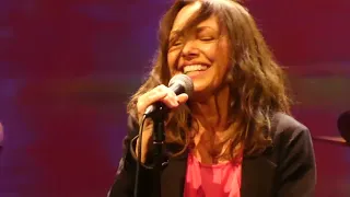 Susanna Hoffs sings 'I Want Candy' at the Wild Honey 'Nuggets' show