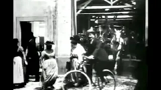 Employees Leaving the Lumiere Factory (1895) - The Lumière Brothers (Louis & Auguste)