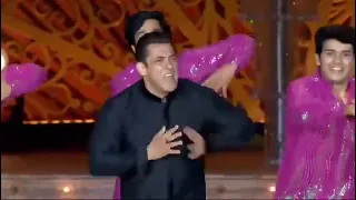 Salman Khan performs at the pre-wedding celebrations of Anant Ambani and Radhika Merchant #sangeet