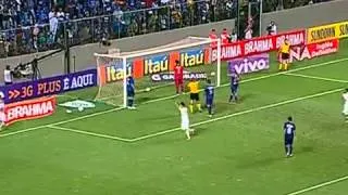 Neymar faz três gols, dá assistência, e Santos goleia 03-11-2012