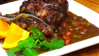 OXTAILS IN THE DUTCH OVEN COOKED OUTDOORS | BEST DUTCH OVEN OXTAILS