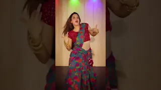 Biwi no 1 sexy bhabi and hot girl dance#viralshort #alightmotion #reels