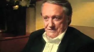 Robert Vaughn discusses his character on "The Man from U.N.C.L.E." - EMMYTVLEGENDS.ORG