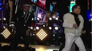 PSY feat. MC Hammer "Gangnam Style/Too Legit to Quit" NYRE Times Square NYE 2013 NYC