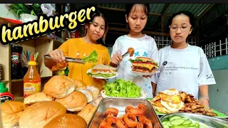 Tiểu Phương Mở Tiệm Bánh Hamburger & sandwich