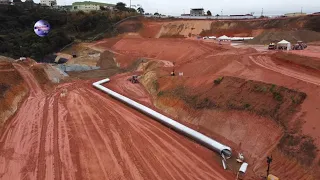 ARENA MRV CÓRREGO TIJUCO TINHA UMA RAPINHA DE LAMA JÁ COLOCARAM A MANTA, AREIA, ESTÃO FINALIZANDO.