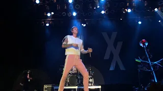 Machine Gun Kelly - Trap Paris  (Live at Summerfest 2018)