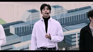 SF9 : 로운(ROWOON) 직캠 - Love Me Again@경기평화광장으로 가자 20181124