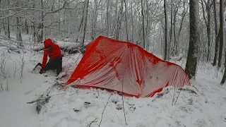 1,500m 설산에서 텐트 없이 잠은 이렇게 자고...환상적인 일출, 23km 백패킹 a tarp overnight in the snowy mountains(ft 나무컵 카빙)