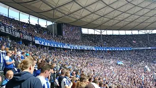 Die Mannschaft Aufstellung im Olympiastadion vor 70000  gegen Bochum 2023