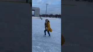 Актриса Ольга Кузьмина катается на коньках 🤩