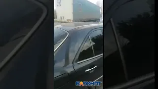 Маршрутка с пассажирами влетела в грузовик в центре Волгограда