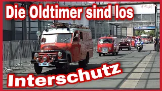 Interschutz 2022: Oldtimer Feuerwehr-Korso mit rund 50 Fahrzeugen fährt auf die Messe ein