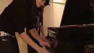 Bill And Tom And Gustav Play Piano Exclusif Of Tokio Hotel