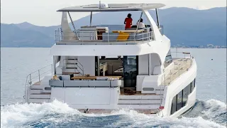 Aventura 50 MY 2023 - The $980,000 and 440HP Power Catamaran From Aventura!