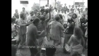 First family of Bollywood, Raj Kapoor celebrates Holi with his friends and family