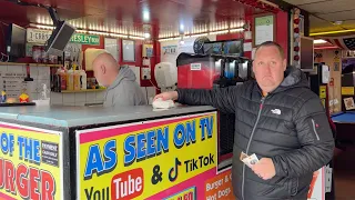 I tried the FAMOUS £1 BURGER and Nearly Lost My TABLE