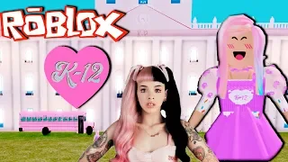 Juego en Roblox de K-12 Melanie Martinez con Titi Juegos