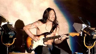 Red Hot Chili Peppers - Under The Bridge LIVE Slane Castle 2003