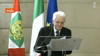 Mattarella si congeda dagli ambasciatori: "E' l'ultima occasione"