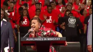 The Young People Are Going In Powerful Praise Break With Dorinda Clark Cole AIM 2018 HD!