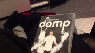 Simon Talbot.  Damp. unboxing. Dansk