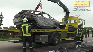 PKW auf der Autobahn ausgebrannt