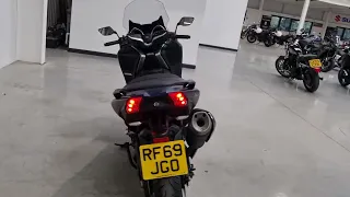 Yamaha TMAX DX 2019 - Completely Motorbikes