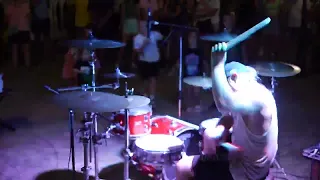 Thunderstruck - AC/DC - жонглирующий барабанщик Дмитрий Хмыз D.khmyz кавер Анапа