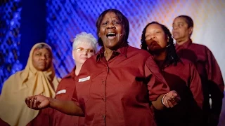 Леди с пожизненным: Трогательная песня от женщин, отбывающих пожизненный тюремный срок