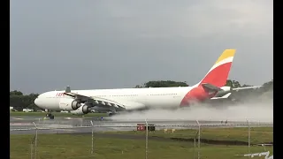 Plane Spotting Costa Rica - wet runway at Juan Santamaría Airport