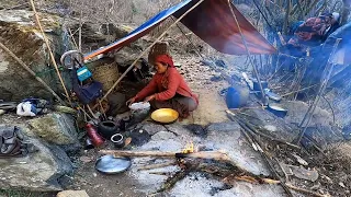 This is Himalayan Life । Nepal🇳🇵।Ep-89। Shepherd Family Lunch | Cooking and Having in Sheep Sheed