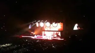 Rihanna - Umbrella - Palau Sant Jordi Barcelona 14/12/2011