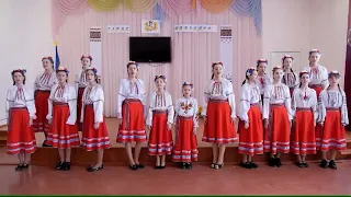 Зразковий хор "Веснянка"  Шаргородського ліцею №2 "Подаруй свою усмішку"
